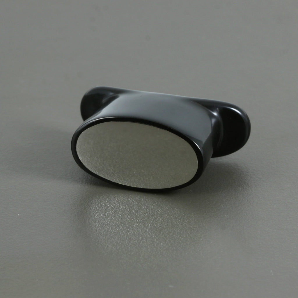 Oval labret store